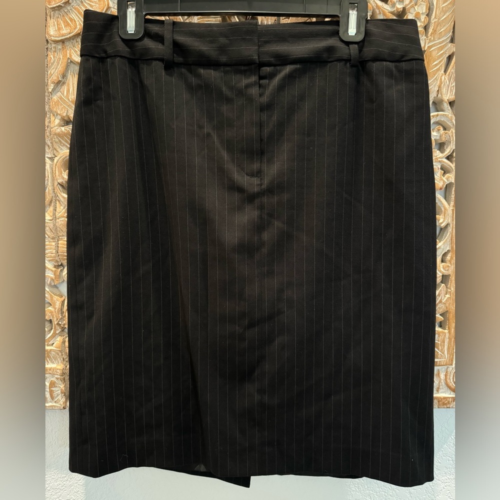 Realities Black w/ White Pinstripe & Lining Skirt- size 10 22”L